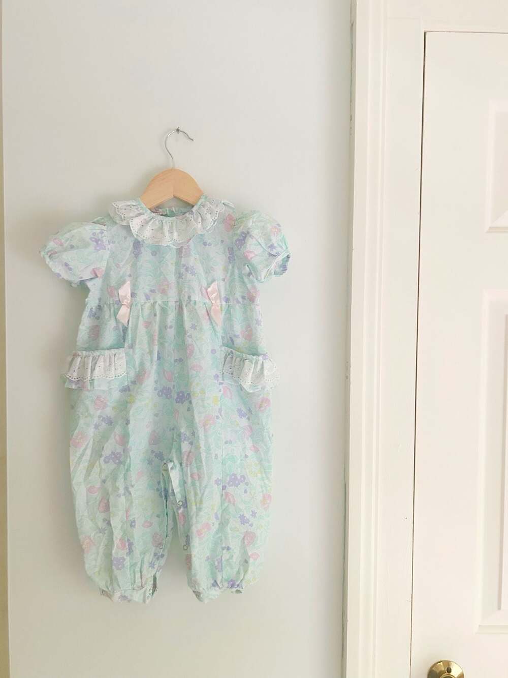 Broadway Kids Vintage Floral Romper Size 24 Months